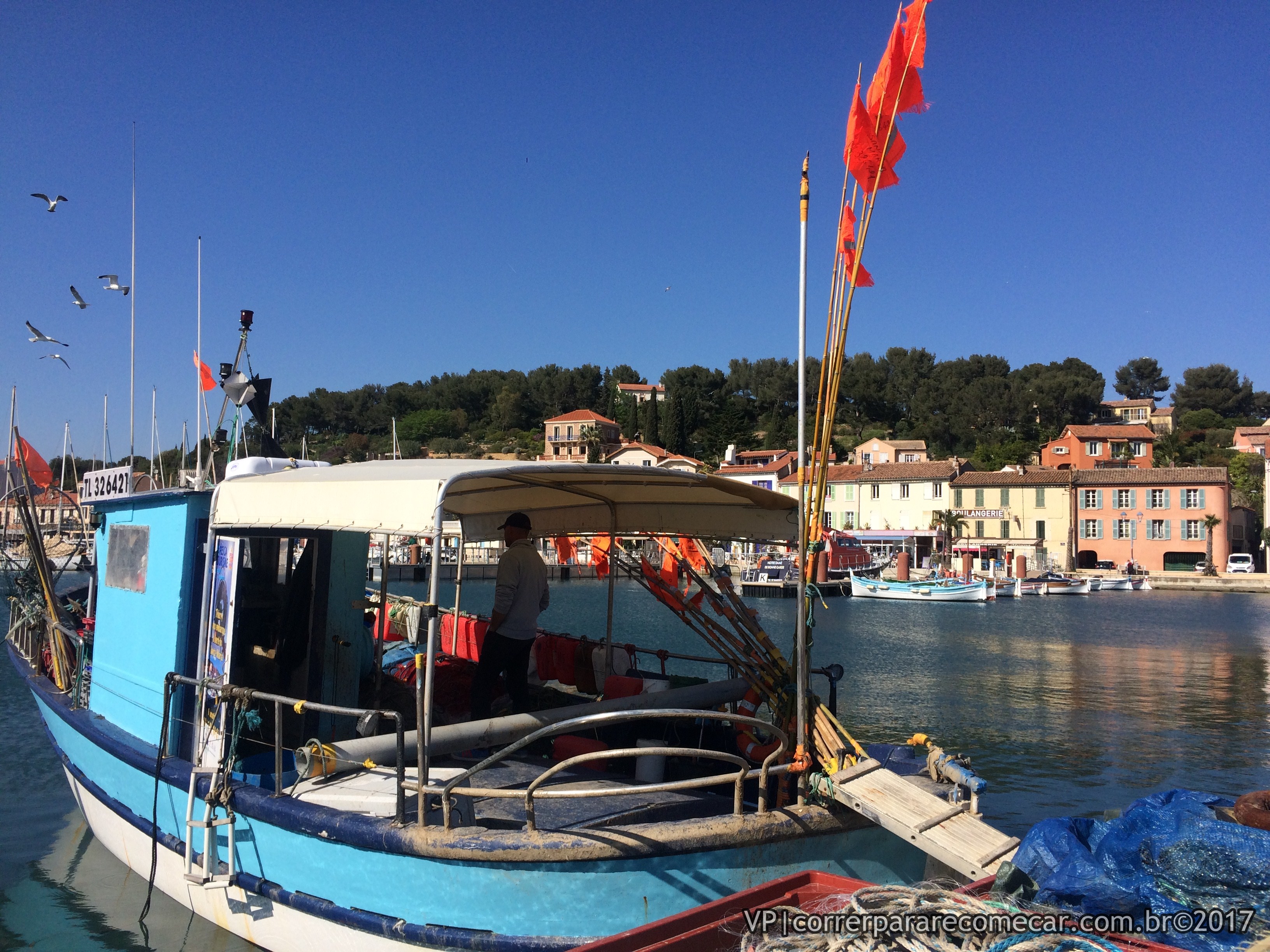 Barco no porto de Saint Mandrier