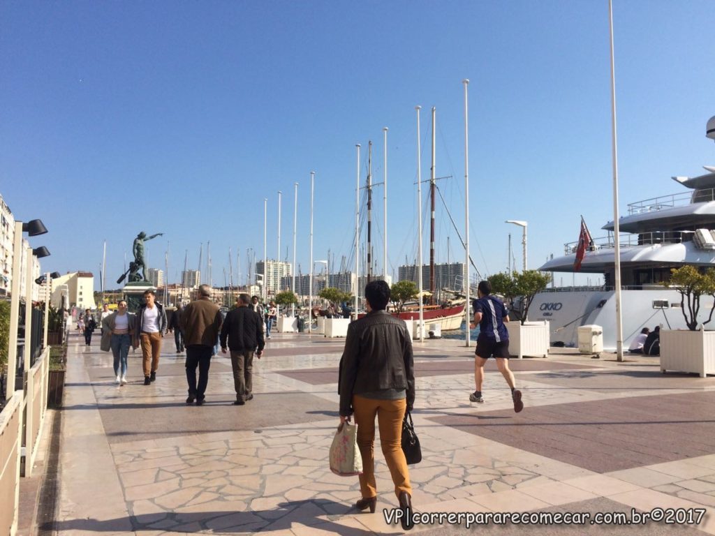 Porto de Toulon também é porta de entrada de turistas e imigrantes