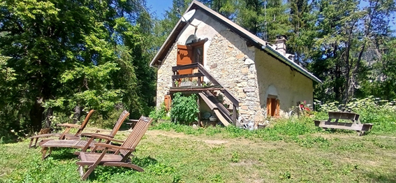Randonnée dans les Gorges de Saint-Pierre : Un voyage géologique au cœur du Haut-Verdon